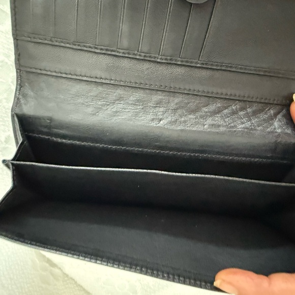 Bottega Veneta Black Intrecciato lambskin long wallet - Picture 6 of 11